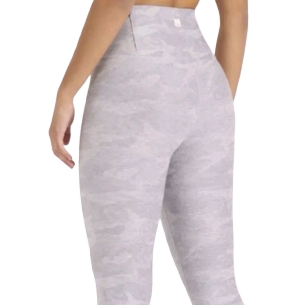 Vuori Women's Clean Elevation Legging Pale Heather Camo Size M NWT - Picture 9 of 10